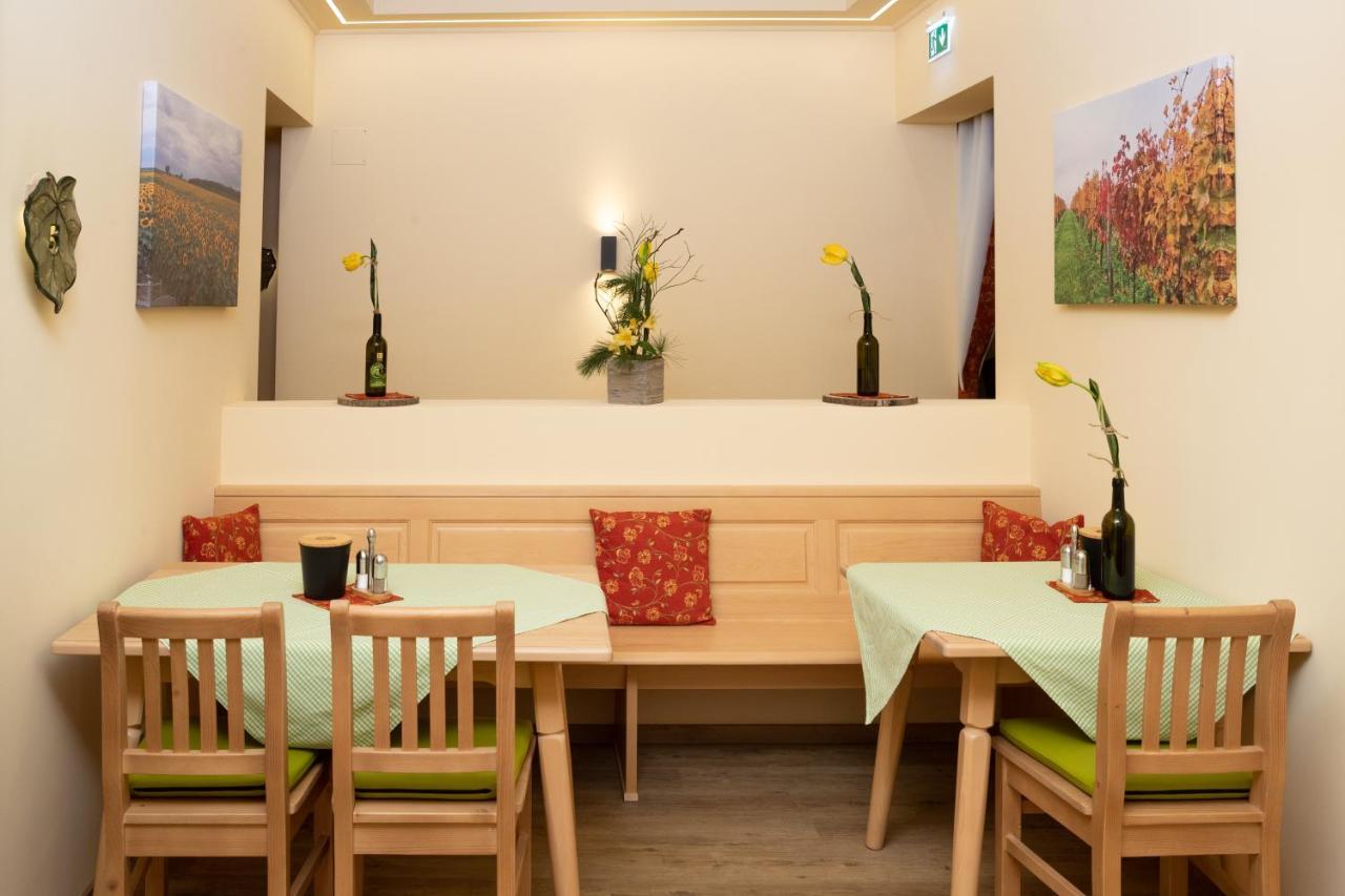 Landhaus Storch - Pension غينسيندورف المظهر الخارجي الصورة